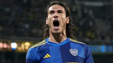 Edison Cavani gritando un gol con la camiseta de Boca.
