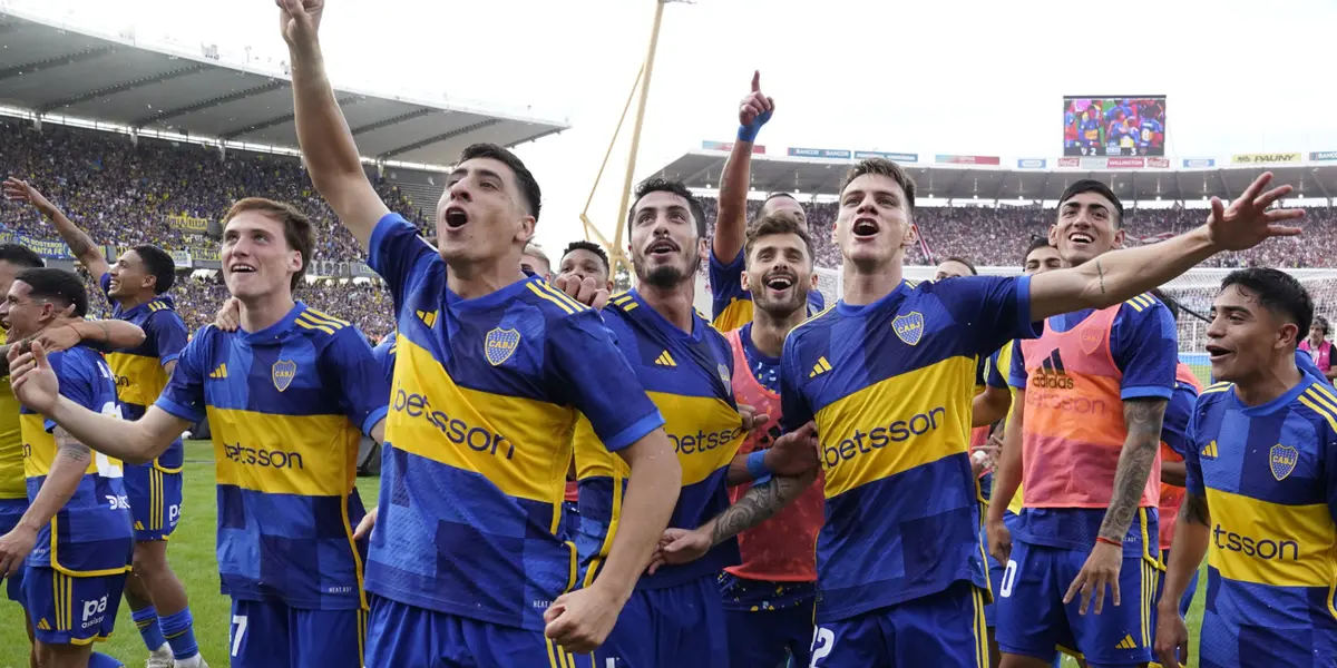 Boca en el Kempes festejando el pase a semifinales de Copa de la Liga.