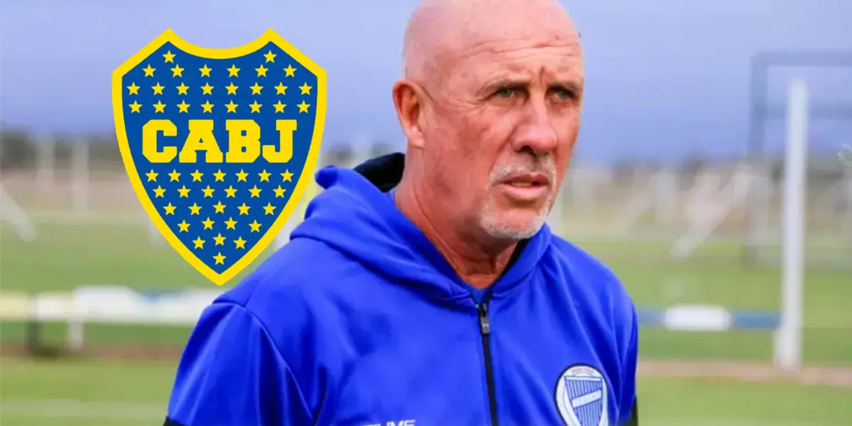 Daniel Oldrá, entrenador de Godoy Cruz, junto al escudo de Boca.