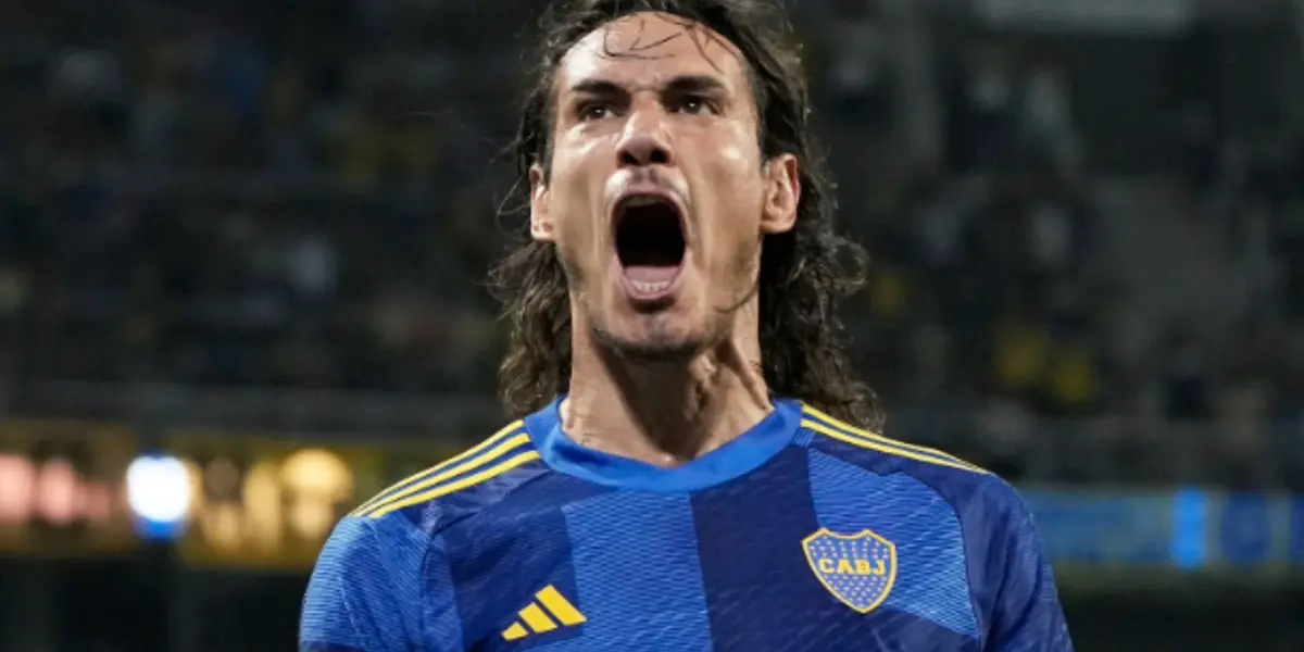 Edison Cavani gritando un gol con la camiseta de Boca.