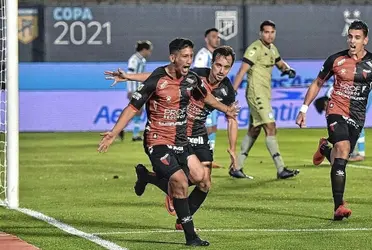 El Consejo Xeneize tachó de la lista al mediocampista y apunta a otros refuerzos.