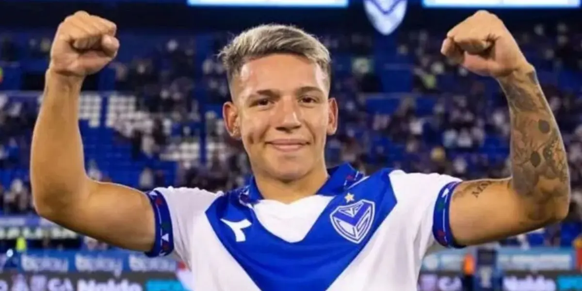 El joven delantero de Vélez Sarsfield podría llegar a Boca Juniors en este mercado de pases. Conocé los detalles.