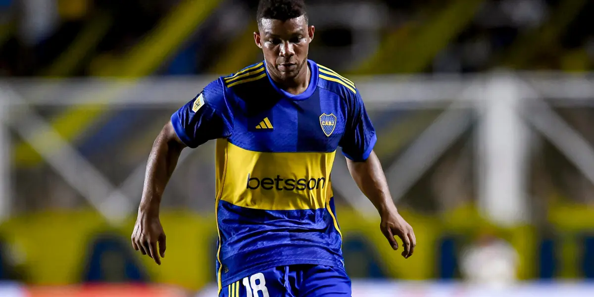 Frank Fabra en acción con la camiseta de Boca.