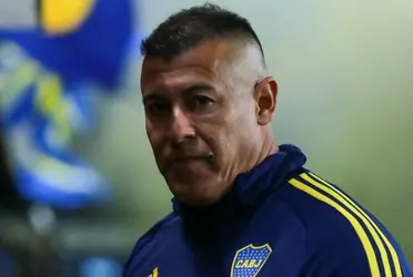 Jorge Almirón podría ser despedido si no maneja distintas cuestiones puntuales. ¿De qué se trata?