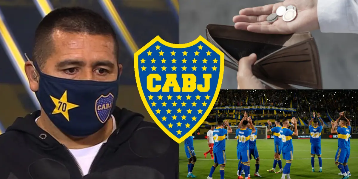 Juan Román Riquelme y a su lado, los jugadores de Boca en la Bombonera.