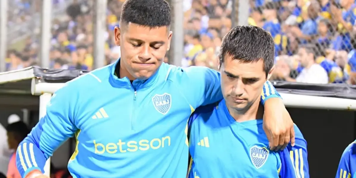 Marcos Rojo saliendo lesionado en pretemporada.