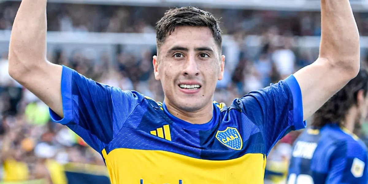 Merentiel levanta sus brazos tras anotarle a River.