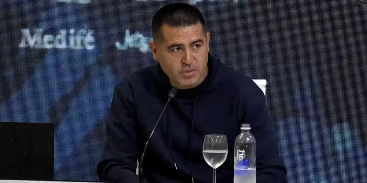 Riquelme en plena conferencia de la AFA previo al Superclásico.