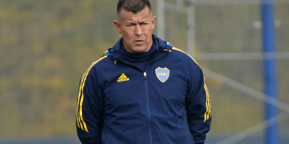 Tras vencer a Sarmiento, Jorge Almirón reveló cuándo comenzará a buscar refuerzos para Boca Juniors.