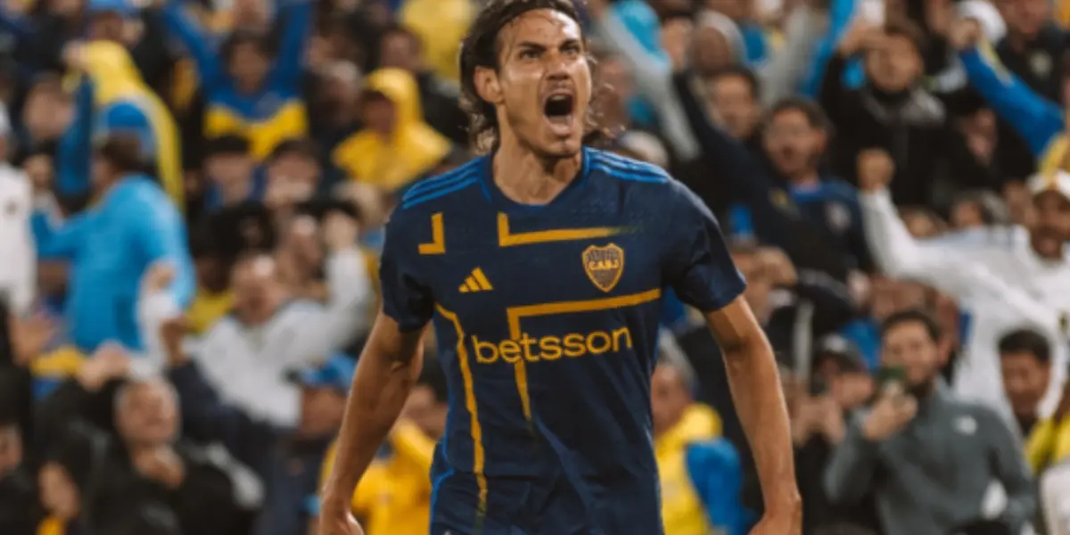 Edinson Cavani festejando su gol ante Godoy Cruz.